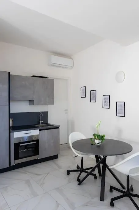 Santa Marta Esclusivo Attico In Duomo Apartment Milan 0*,  Italy